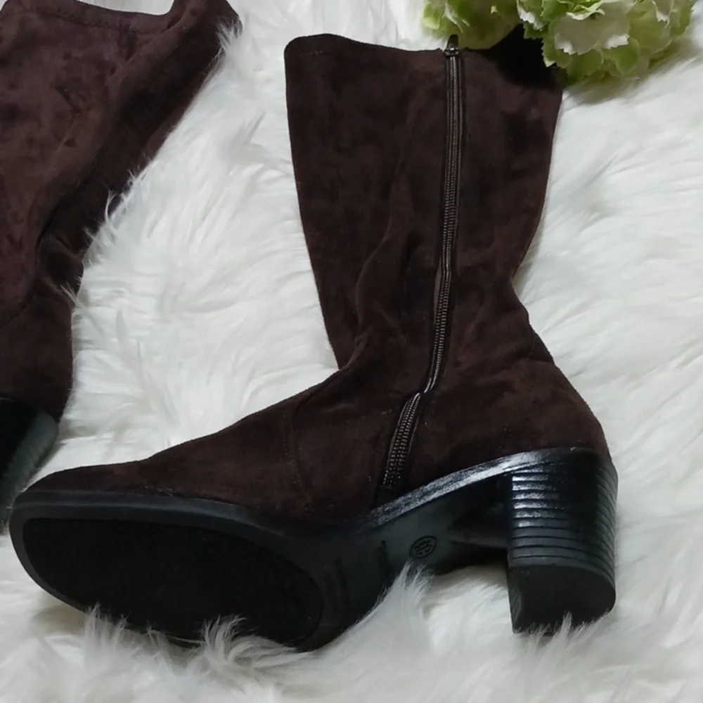 George 8.5 Brown fabric mid-rise boots, like new.